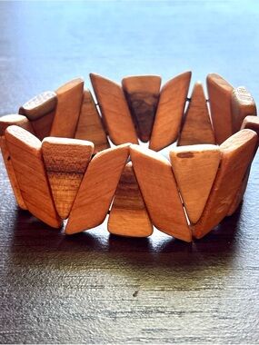 Wooden Chevron Stretch Bracelet - Warm Brown